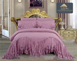 Cuvertură matlasată cu volănașe și broderie, 3 piese