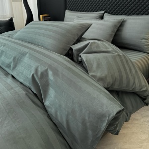 Lenjerie de Pat 100% Bumbac, Damasc Deluxe, 6 Piese, Cearceaf cu Elastic 180x200 cm, Husă Pilotă 200x230 cm, Verde Maslina - Img 3