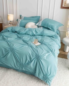 Set lenjerie de pat premium, cu inimioare brodate, 6 piese - Img 3