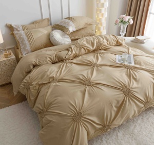 Set lenjerie de pat premium, cu inimioare brodate, 6 piese - Img 2