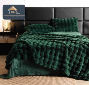 Set lenjerie de pat deluxe extra pufoasa, blanita artificiala de iepure, 6 piese
