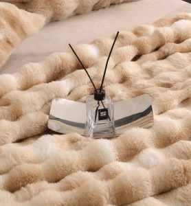 Set lenjerie de pat deluxe extra pufoasa, blanita artificiala de iepure, 6 piese - Img 4