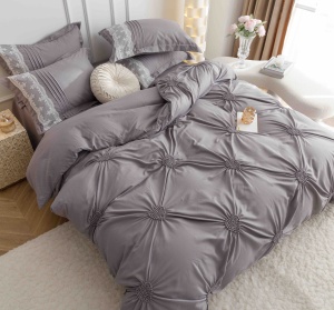 Set lenjerie de pat premium, cu inimioare brodate, 6 piese - Img 2