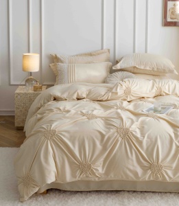 Set lenjerie de pat premium, cu inimioare brodate, 6 piese - Img 3