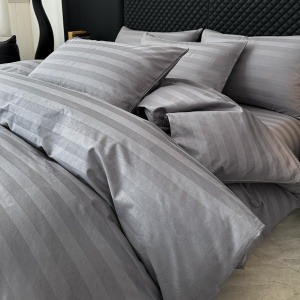 Lenjerie de Pat 100% Bumbac, Damasc Deluxe, 6 Piese, Cearceaf cu Elastic 180x200 cm, Husă Pilotă 200x230 cm, Gri Inchis - Img 4