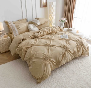 Set lenjerie de pat premium, cu inimioare brodate, 6 piese - Img 4