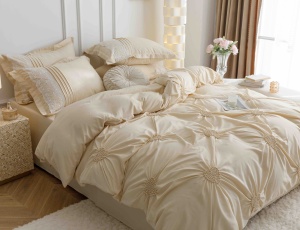 Set lenjerie de pat premium, cu inimioare brodate, 6 piese - Img 4