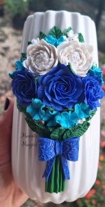 🌺 Vază decorativă cu flori lucrate manual - ''Buchet albastru''