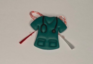 🩺 Mărțișor uniformă medicală, lucrat manual din lut polimeric 🩺 - Img 4