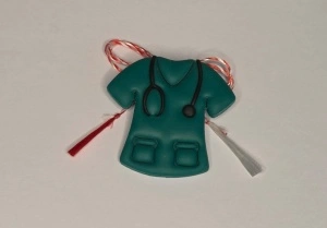 🩺 Mărțișor uniformă medicală, lucrat manual din lut polimeric 🩺 - Img 4