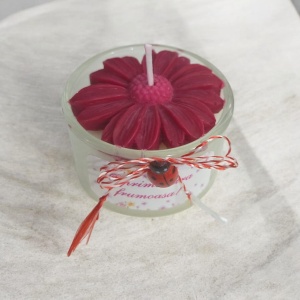 Mărțișor – Lumânare parfumată cu floare decorativă, în recipient din sticlă
