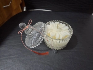 Mărțișor – Lumânare parfumată în recipient decorativ din sticlă