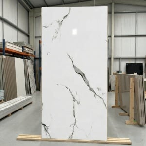 Placă PVC Marmură Calacatta 2.4 m x 1.22 m Grosime 2.5 mm