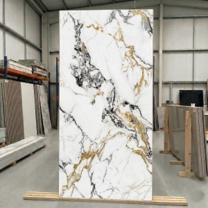 Placă PVC Decorativă Model Calacatta Monet Art 1.22 x 2.4 m Grosime 2.5 mm