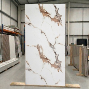 Placă PVC Decorativă Model Calacatta Hazel 1.22 x 2.4 m Grosime 2.5 mm