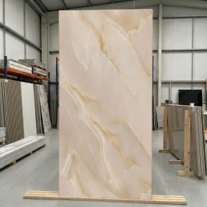 Placă PVC Decorativă Model Onyx Pearl Cream 2.4m x 1.22m Grosime 2.5mm
