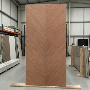 Placă PVC Lemn Chevron Warm Cherry 1.22 x 2.4 m, Grosime 2.5 mm