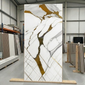 Placă PVC Decorativă Model Calacatta Royal 2.4 m x 1.22 m Grosime 2.5 mm