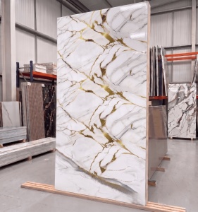 Placă Decorativă PVC cu Aspect de Marmură Calacatta Gold 1.22 x 2.4 m - Img 2