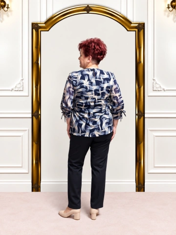 Compleu damă elegant cu bluză bleumarin imprimată și pantalon negru – Marina - Img 3