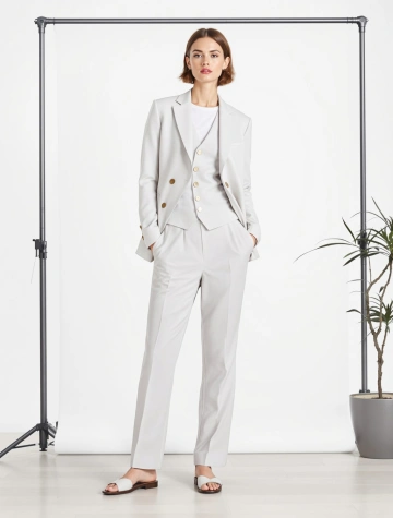 Three-Piece Linen Suit [DEMO]