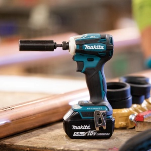 Mașină de înșurubat cu impact Makita LXT 18V 180 Nm DTD172Z - Img 3