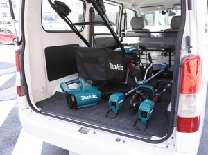 Coasă Makita UR003GZ01 XGT 40Vmax 35 cm mâner tip buclă (fără acumulatori) - Img 3