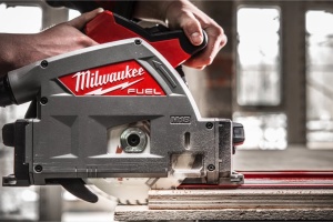 Fierăstrău circular MILWAUKEE M18 FPS55-552P 55 mm pentru lemn și plastic cu șină de ghidare M18 FUEL™ - Img 12