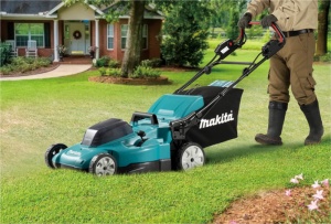 Masina de tuns gazon cu autopropulsie Makita LXT 18V, 53 cm, livrata cu 2 acumulatori 18V 5,0 Ah DLM539CT2 - Img 3