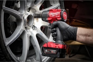 Cheie de impact Milwaukee M18 FMTIW2F12-502X ½″ M18 FUEL™ cuplu mediu și inel de fixare 745Nm - Img 9