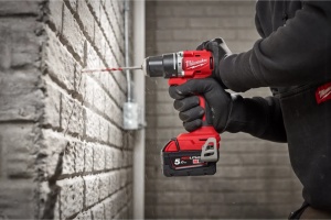 Mașină de găurit compactă cu percuție și motor fără perii Milwaukee M18 BLPDRC-422C 62Nm 18V 4933492825