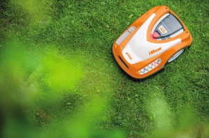 Robot de tuns iarba compact STIHL RMI 422.2 P, latime lucru 200 mm, suprafata taiere 1500 m2 - Img 4
