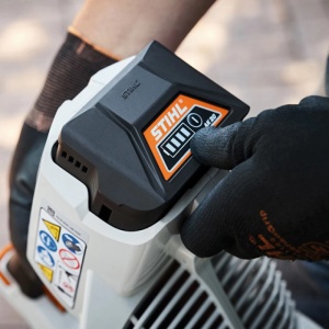 Motosuflanta STIHL BGA 57 Set 2x acumulator AK 20 si incarcator AL 101 ( 45232000016 ) - Img 5