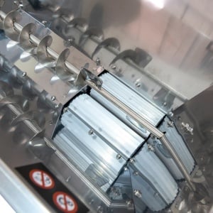 Zdrobitor electric cu desciorchinare RURIS HT 300, putere 750 W, cuva INOX, 75 l, productivitate 1800 kg/h - Img 3