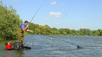 Pescuit la method feeder – tehnici și strategii pentru capturi sigure