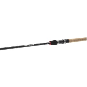 Daiwa Black Widow Method Feeder – lansetă semi-parabolică HMC+, 2 quivere carbon, componente premium și control excelent la method feeder.