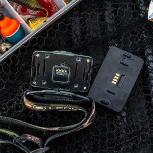 Lanternă frontală Ledlenser HF6R RGB Camo 900 lumeni cu senzori Adaptive Light Beam, lumini RGB și carcasă din aluminiu IP67.