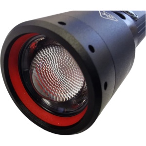 Lanterna Ledlenser P7R 25Yrs Edition Smokey Blue – lanternă LED reîncărcabilă de 2000 lumeni, cu focalizare avansată, USB-C, IP68 și garanție 25 de ani, creată pentru performanță fără compromis