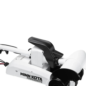 Motor electric alb de proovă Minn Kota Riptide PowerDrive 70lb 24V cu lungimea axului de 137cm și micro telecomandă wireless, alimentat la performanțe maxime de o baterie premium Litiu LiFePO4 Elker Solutions de 24V.