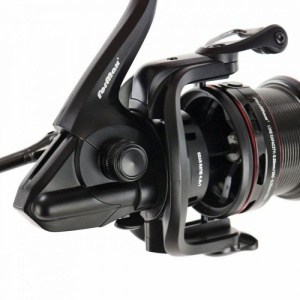 Mulinetă Formax Visage Feeder 3000 – Detaliu tambur cu clipsuri metalice duble și mecanism Worm Shaft pentru performanță de top.