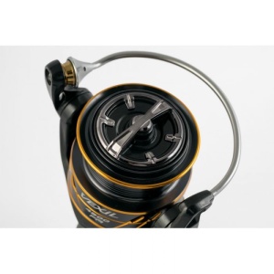 Mulineta Trabucco Vexil FDX cu corp Hybrid aluminiu/grafit și tambur V-Spool Long Cast