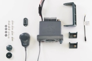 Statie VHF fixa Cobra Marine MR F77B GPS 25W cu GPS integrat apel DSC Clasa D functie Rewind-Say-Again si etanseitate IPX8.