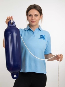 Gamă completă de baloane albastre de protecție pentru acostare Polyform seria G (modele de la G1 la G6), fabricate în Norvegia dintr-o singură bucată de PVC marin prin rotoformare, prevăzute cu nervuri de rigidizare longitudinale și ochiuri duble întărite