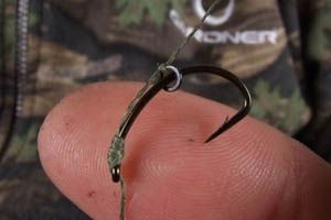 Carlige Gardner Specialist Sharpened Covert Dark Mugga Hooks Nr 4 10buc/plic - Img 2