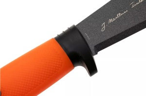 Cuțit Marttiini Martef pentru jupuit – Instrument polivalent cu lamă de 110mm, înveliș Martef anti-frecare, cârlig de jupuire și mâner portocaliu de înaltă vizibilitate