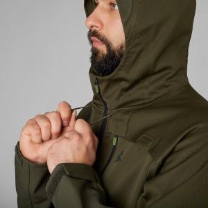Jachetă Seeland Hawker Shell 2 Pine Green cu membrană SEETEX® 10.000 mm, construcție elastică în 3 straturi și ventilație sub braț pentru vânătoare activă.