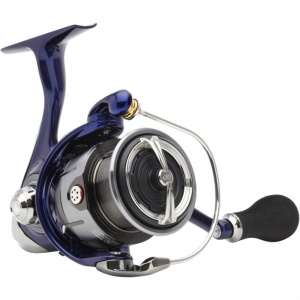 Mulineta Daiwa 24 Emcast BR LT cu sistem Bite’n’Run, rotor Airdrive, frână ATD și tambur LC-ABS, concepută pentru pescuit la crap și feeder.