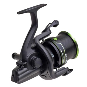 Mulinetă Formax Accela Distance Feeder 6500 – Detaliu tambur Long Cast, sistem Worm Shaft și manivelă metalică înșurubabilă.
