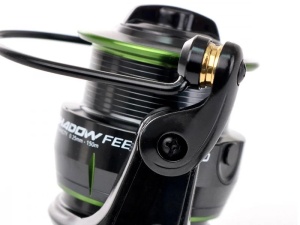 Mulinetă Formax Shadow Feeder 4000 – Design modern și ușor (269g) cu 4+1 rulmenți, tambur metalic Long Cast și clips rotund metalic pentru precizie în pescuitul la feeder.