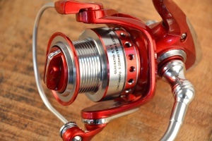 Mulineta Ryobi Virtus Red – design premium, funcționare lină și control superior. Perfectă pentru spinning și tehnici variate. Recomandată de PRO ANGLER.